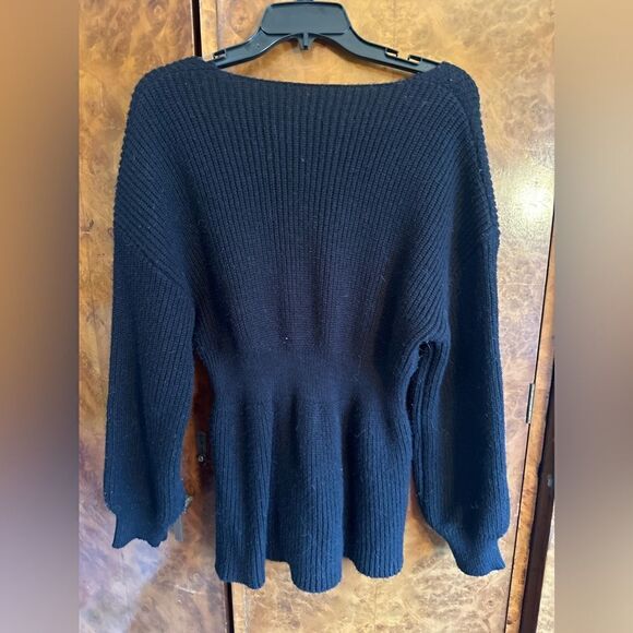 Black sweater  - Picture 5 of 5